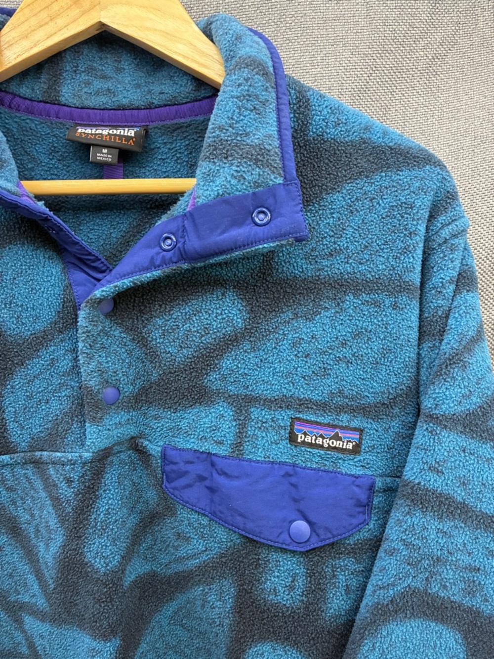 PATAGONIA SYNCHILLA SNAP-T PULLOVER, SHALE/NAVY ABSTRACT PRINT RETIRED/RARE 2015
